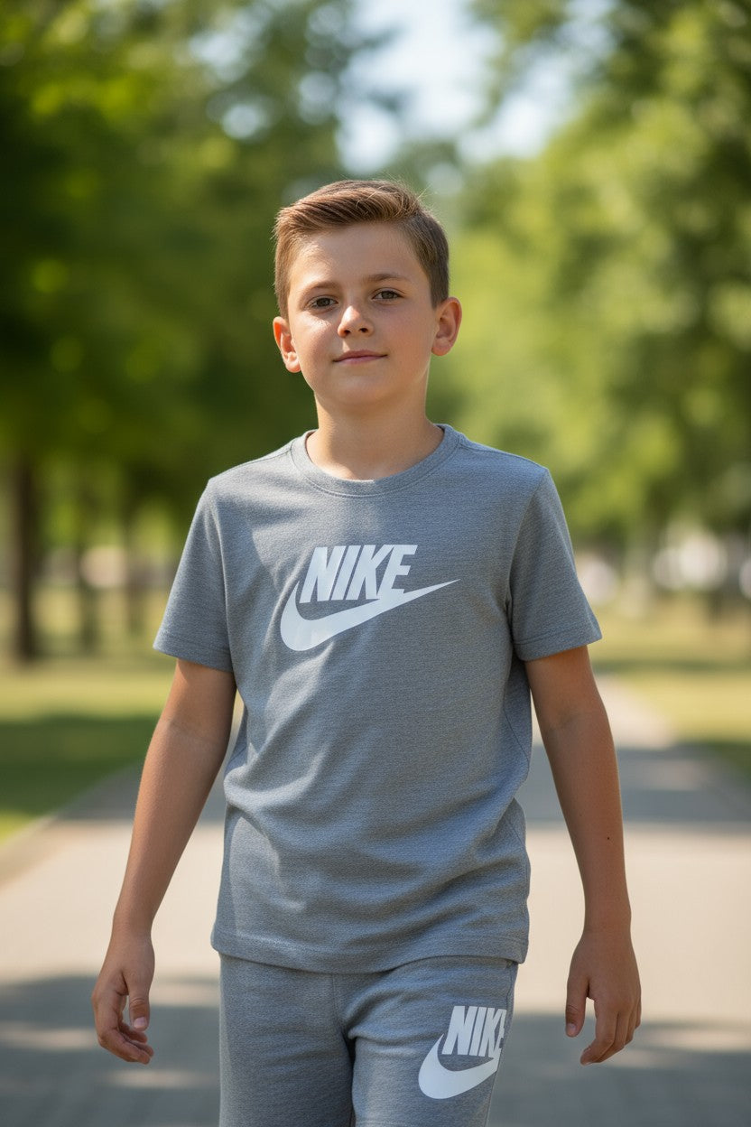 Nike Kids 2-Piece Set – T-Shirt & Shorts – Grey (5-6 Years, M)
